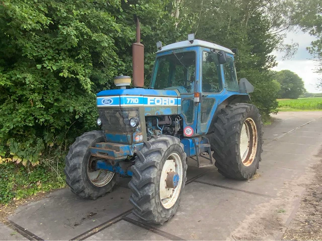 2000 ford 7710 vierwielaangedreven landbouwtractor - afbeelding 31 van  32