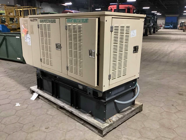 2000 generac 2000 stroomgenerator - afbeelding 4 van  15