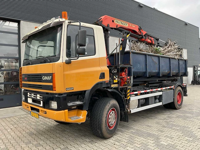 2000 ginaf m2223 vrachtwagen met kraanarm - afbeelding 1 van  32