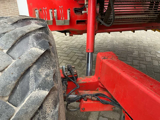 2000 grimme gz 1700 dl1 getrokken aardappelrooier - afbeelding 8 van  30