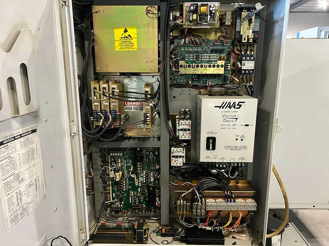 2000 haas vf-3 cnc universele bewerkingscentra - afbeelding 11 van  14