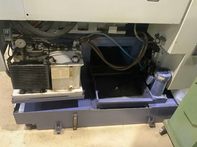 2000 hwacheon hi-tech 100a cnc draaibank - afbeelding 3 van  28