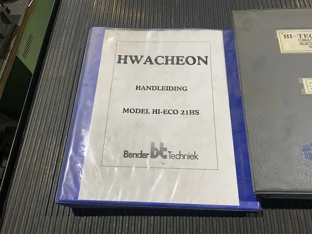 2000 hwacheon hi-tech 100a cnc draaibank - afbeelding 11 van  28