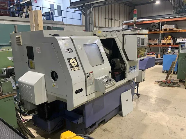 2000 hwacheon hi-tech 100a cnc draaibank - afbeelding 23 van  28