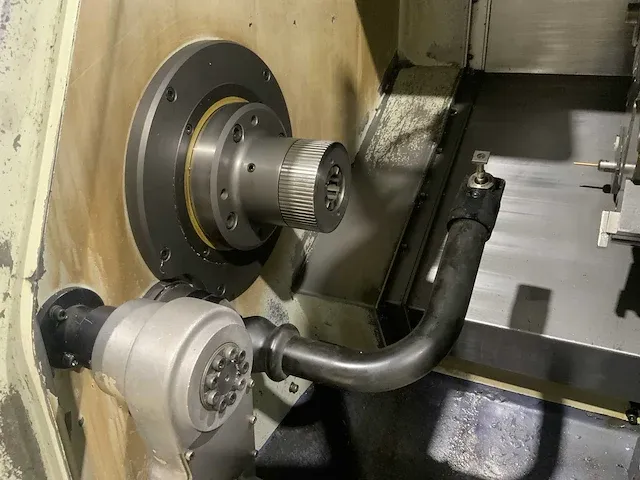 2000 hwacheon hi-tech 100a cnc draaibank - afbeelding 25 van  28
