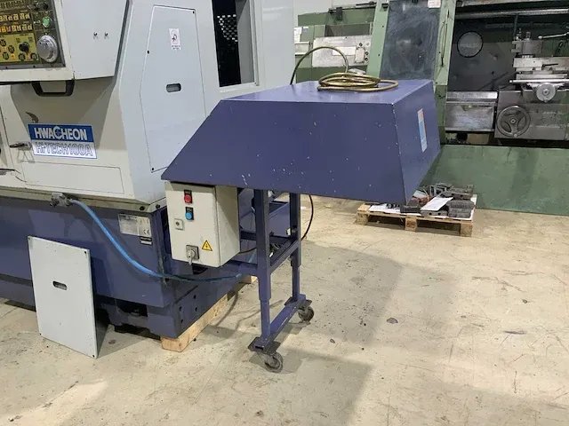 2000 hwacheon hi-tech 100a cnc draaibank - afbeelding 28 van  28