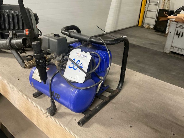 2000 jun-air luchtcompressor - afbeelding 1 van  4