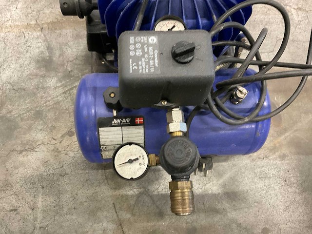 2000 jun-air luchtcompressor - afbeelding 3 van  4