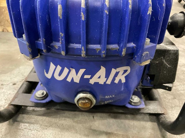 2000 jun-air luchtcompressor - afbeelding 4 van  4