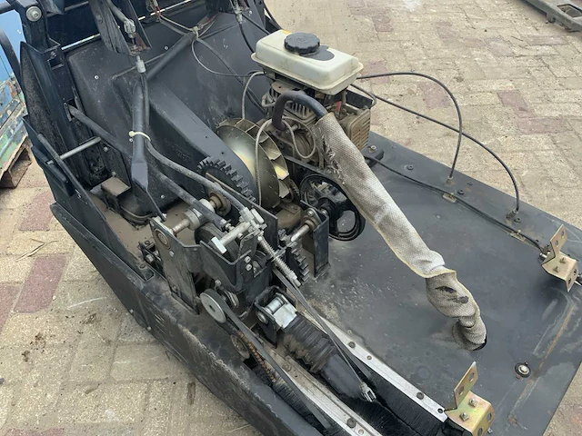 2000 kärcher ksm 950s veegmachine - afbeelding 2 van  13