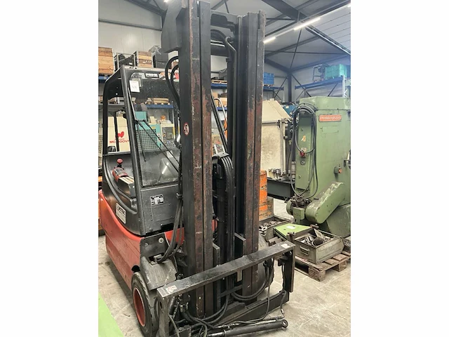 2000 linde e30/600-02 vorkheftruck (voor onderdelen) - afbeelding 4 van  14