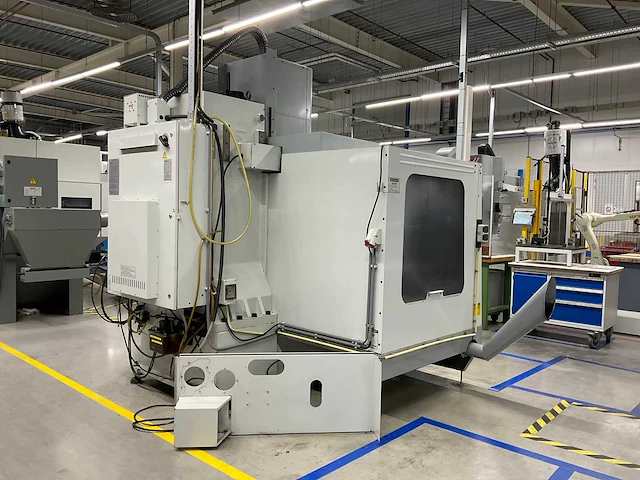 2000 mikron haas vce 1000 cnc freesmachine - afbeelding 16 van  20