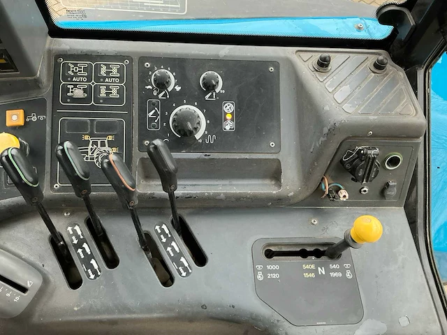 2000 new holland tm165 vierwielaangedreven landbouwtractor - afbeelding 13 van  25