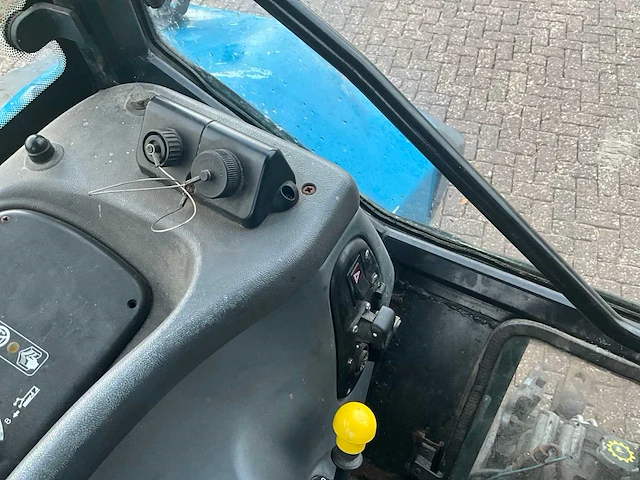 2000 new holland ts90 vierwielaangedreven landbouwtractor - afbeelding 35 van  40