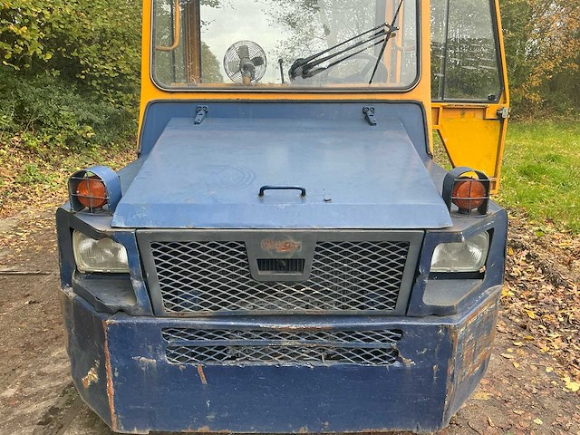 2000 nissan terminal trekker k/166 industriële trekker - afbeelding 16 van  25