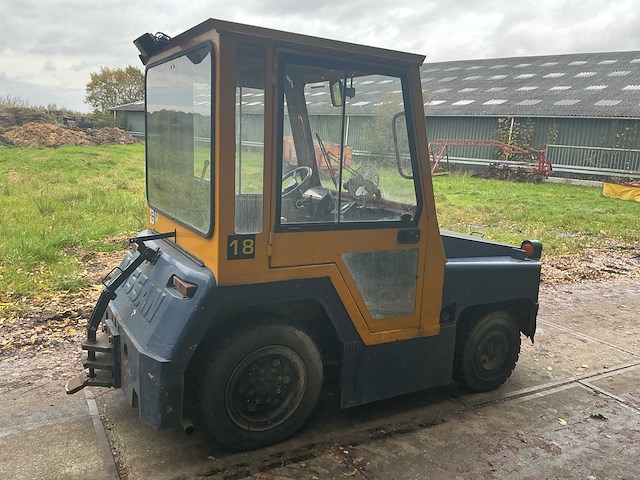 2000 nissan terminal trekker k/166 industriële trekker - afbeelding 24 van  25