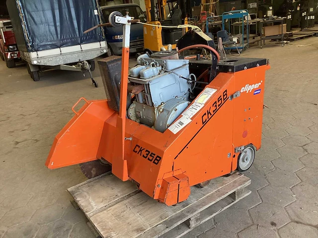 2000 norton ck35ksa beton/asfaltzaagmachine - afbeelding 1 van  10