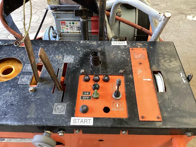 2000 norton ck35ksa beton/asfaltzaagmachine - afbeelding 7 van  10