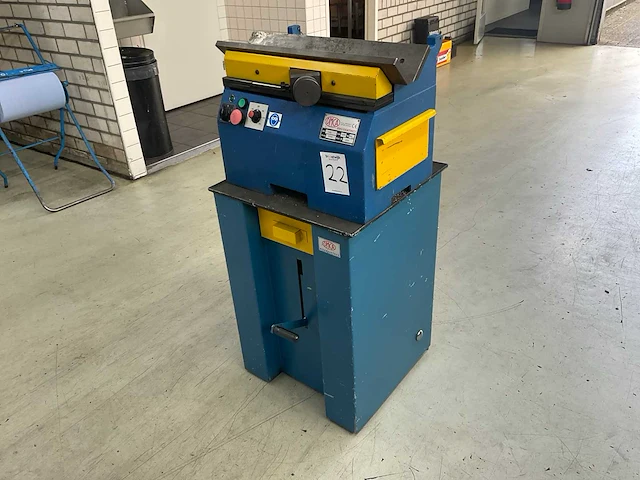 2000 omca 850 afbraammachine - afbeelding 1 van  8