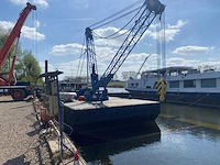 2000 ponton met kraan