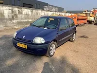 2000 renault clio personenauto