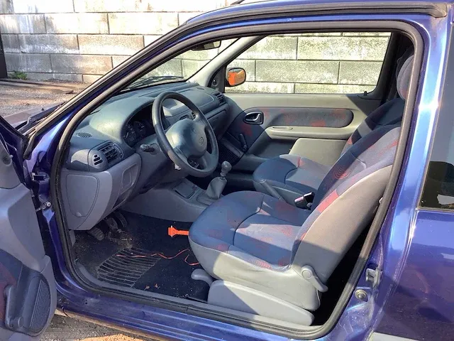 2000 renault clio personenauto - afbeelding 23 van  23