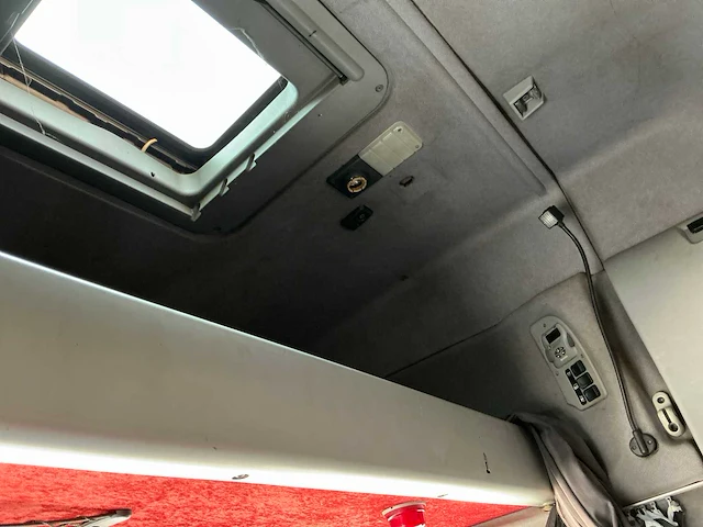 2000 scania r144 vrachtwagen - afbeelding 27 van  57