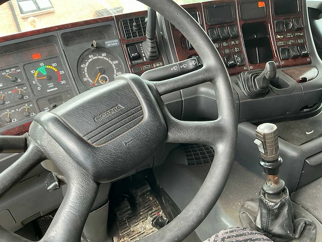 2000 scania r144 vrachtwagen - afbeelding 18 van  57