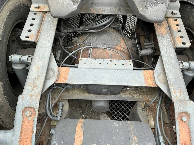 2000 scania r144 vrachtwagen - afbeelding 37 van  57