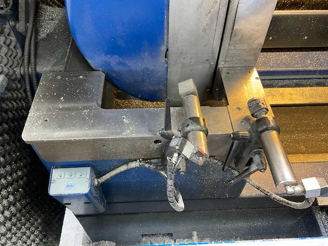 2000 schüco dubbele verstek- profielzaagmachine - afbeelding 2 van  34