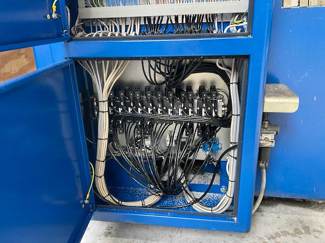 2000 schüco dubbele verstek- profielzaagmachine - afbeelding 26 van  34