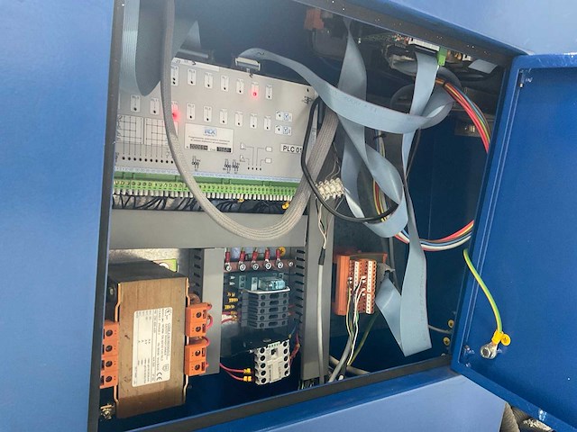 2000 schüco dubbele verstek- profielzaagmachine - afbeelding 27 van  34