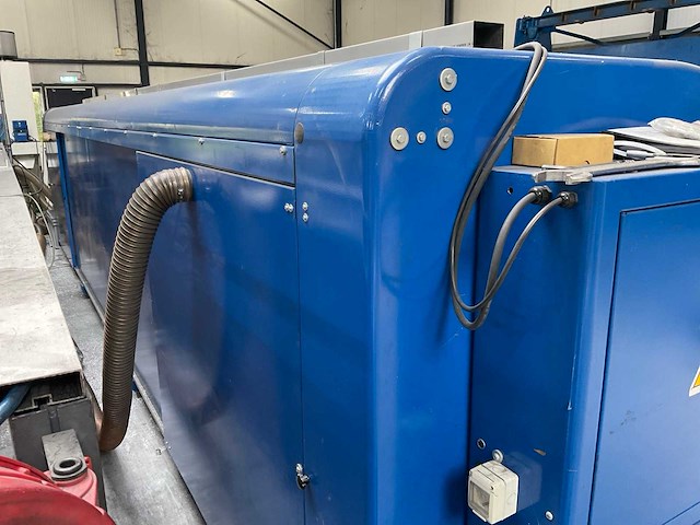 2000 schüco dubbele verstek- profielzaagmachine - afbeelding 30 van  34