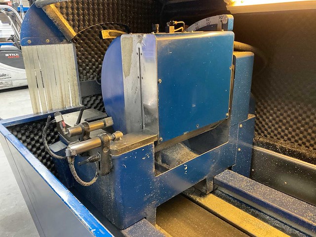 2000 schüco dubbele verstek- profielzaagmachine - afbeelding 33 van  34