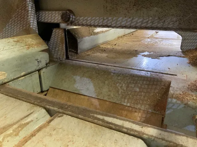 2000 stromab tr 450 onderliggende afkortcirkelzaagmachine - afbeelding 5 van  10