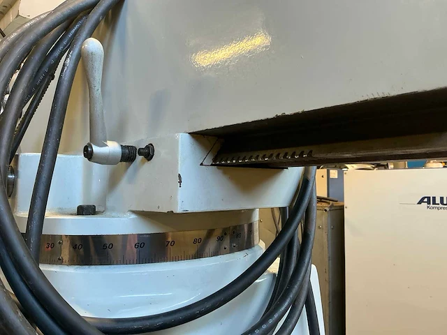 2000 supermax ycm-16vs cnc bedfreesmachine - afbeelding 16 van  29