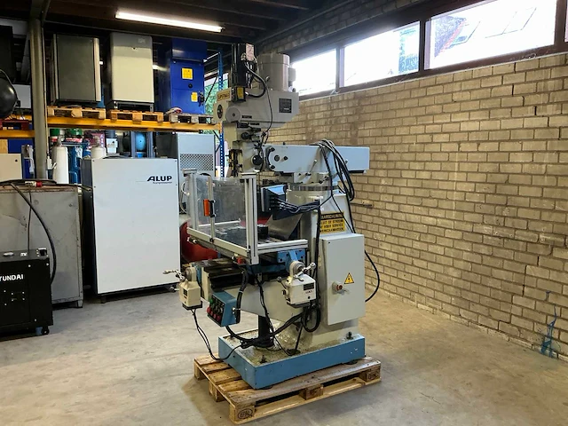 2000 supermax ycm-16vs cnc bedfreesmachine - afbeelding 23 van  29