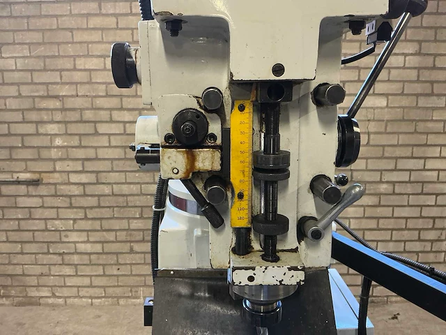 2000 supermax ycm-16vs cnc bedfreesmachine - afbeelding 29 van  29