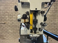 2000 supermax ycm-16vs cnc bedfreesmachine - afbeelding 29 van  29