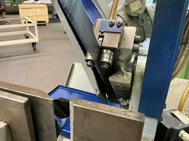 2000 thomas swing 270 metalen horizontale bandzaagmachine - afbeelding 20 van  22
