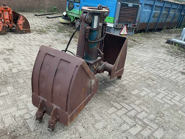 2000 verachtert ggs-25-340 ih cc bl knijpbak - afbeelding 1 van  5