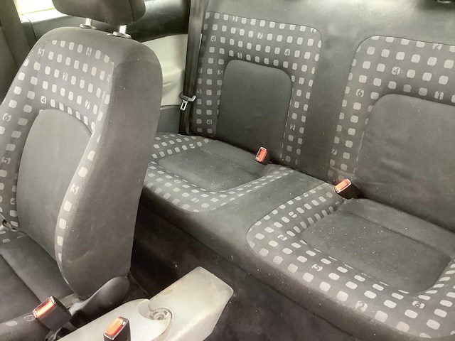 2000 volkswagen new beetle 2.0 highline personenauto - afbeelding 13 van  13