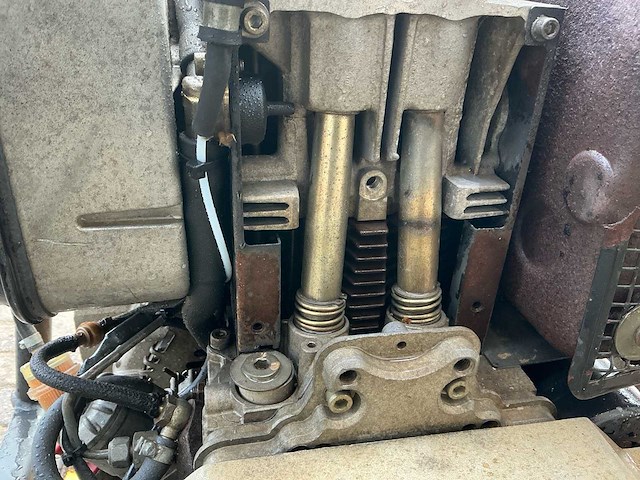 2000 wacker dpu 6055 trilplaat - afbeelding 8 van  18