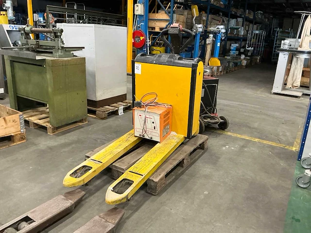 2000 yale mp18 elektrische palletwagen - afbeelding 2 van  8