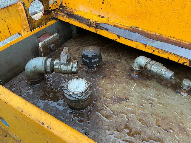 2000l brandstoftank - afbeelding 13 van  14