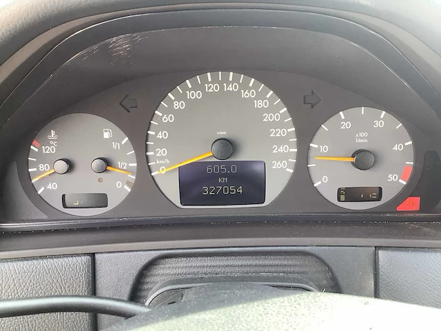 2001 - mercedes-benz - e-klasse - 320 cdi avantgarde - personenauto - afbeelding 9 van  18