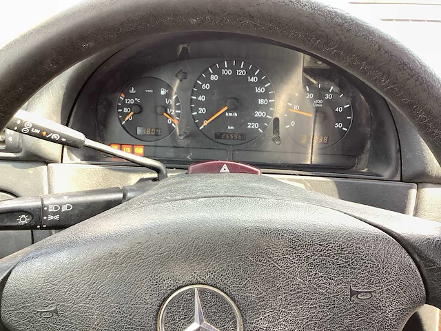 2001 - mercedes-benz - m-klasse - ml 270 cdi - bedrijfswagen - afbeelding 7 van  12