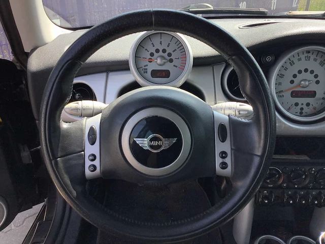 2001 - mini - 1.6 cooper - personenauto - afbeelding 10 van  11