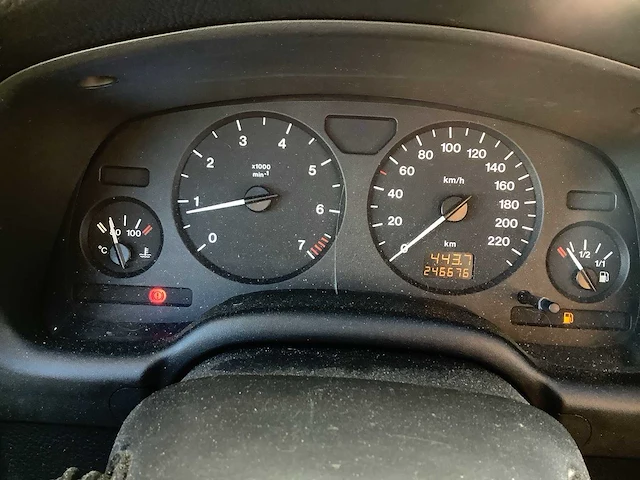 2001 - opel - astra - 1.6 pearl - personenauto - afbeelding 2 van  11