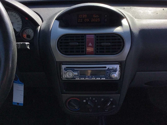 2001 - opel - corsa - 1.4-16v sport - personenauto - afbeelding 11 van  12